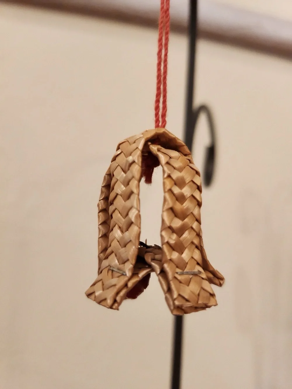 Lot 4 Wheat Sheaf & Handwoven Straw Ornaments, one Mexico 1957